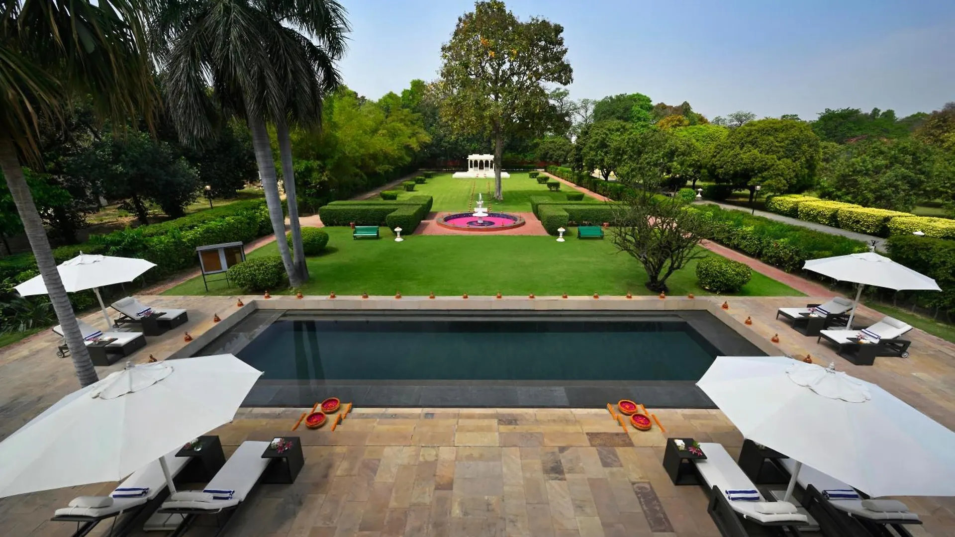 ***** Hotel Taj Nadesar Palace Varanasi India